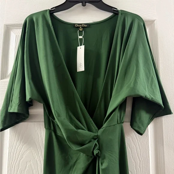 🆕 Dress Day Baltic Born Solana Ruched Dress In Hunter Green Size Medium - Picture 3 of 12